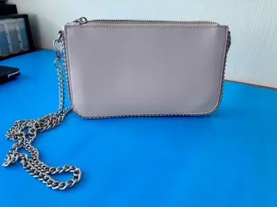 Cartera cruzada blanco invierno cadena metálica - miniatura 3