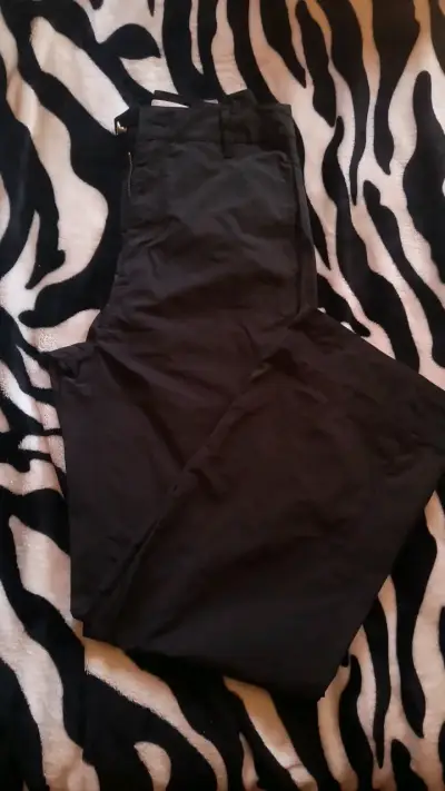 Pantalones negros de mujer en buen estado - miniatura 1