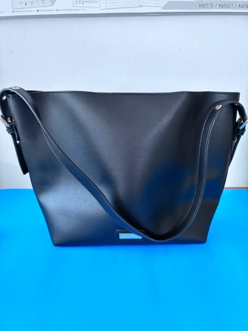 Cartera negra Lorenzo di Pontti - 1