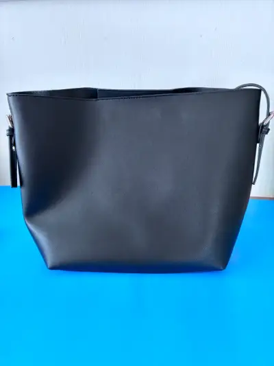 Cartera negra Lorenzo di Pontti - miniatura 2