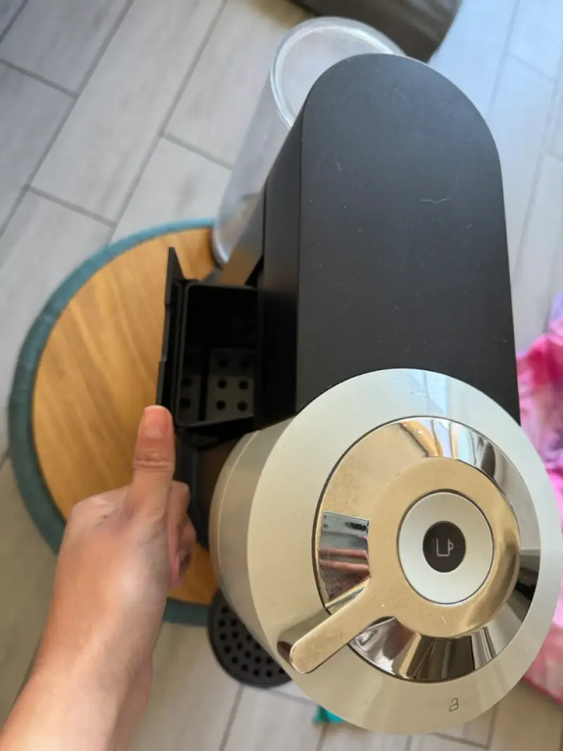 Cafetera Nespresso Vertuo Next - 3