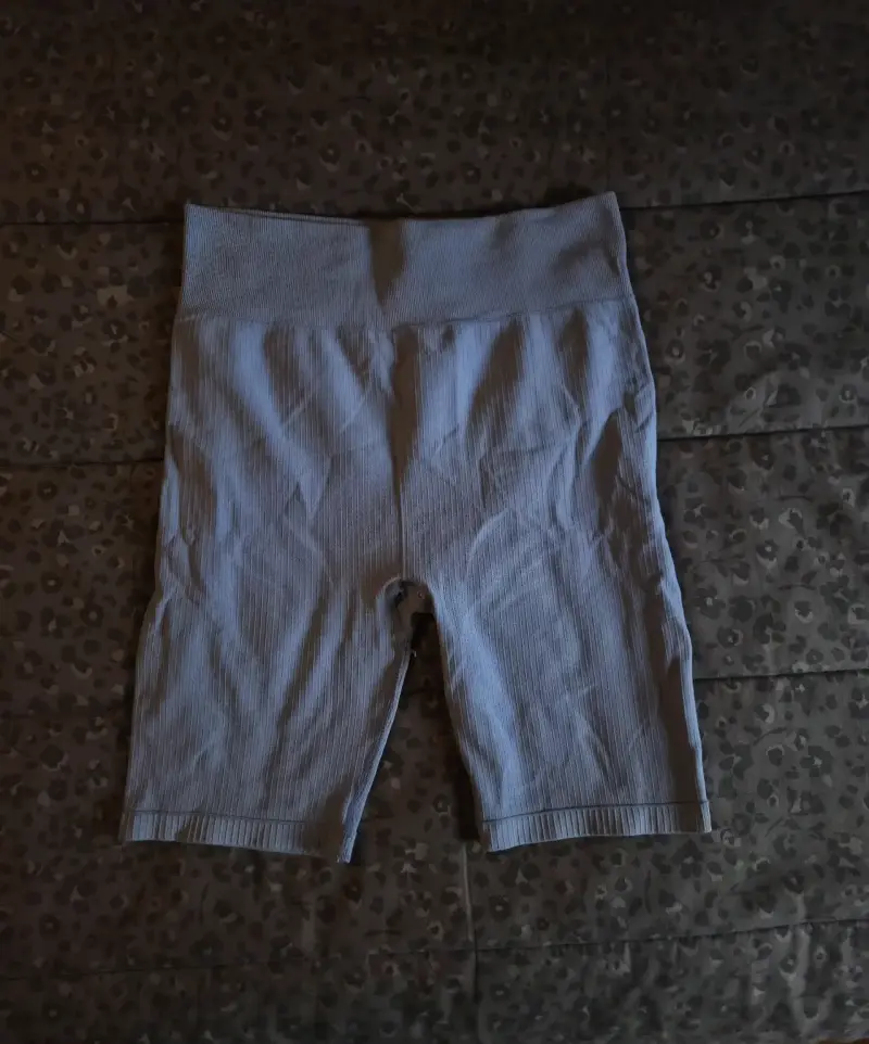 Shorts de ciclismo gris para mujer