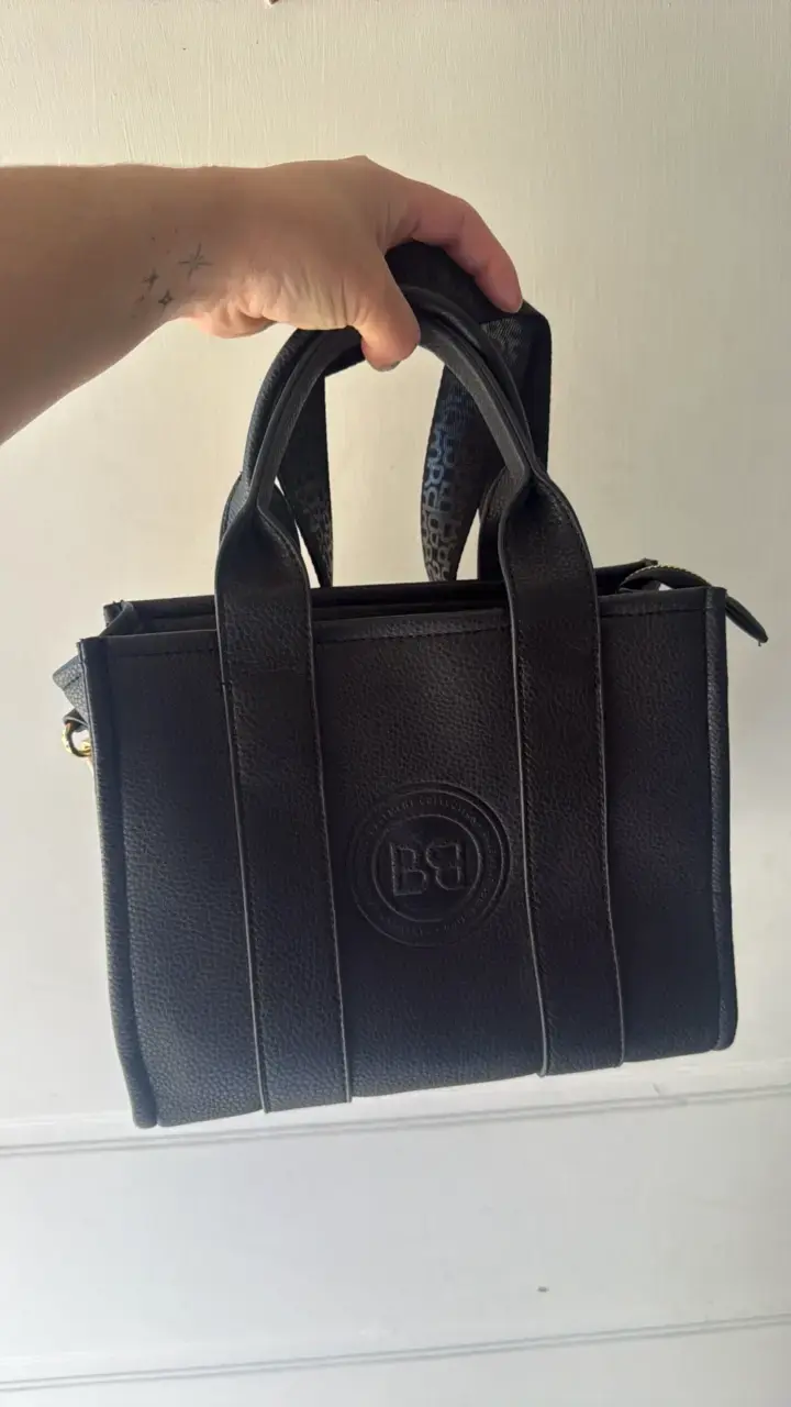 Bolso de mano negro elegante con correa ajustable - 1