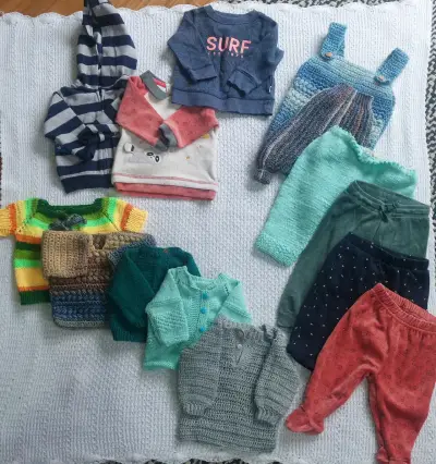 Lote de ropa de bebé varón, 0-3M - miniatura 1
