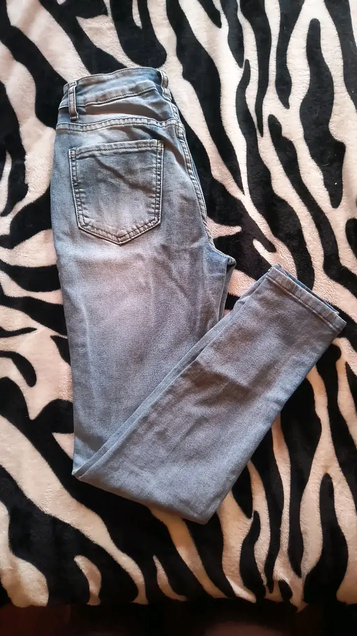 Jeans de mezclilla azul claro para mujer - 2