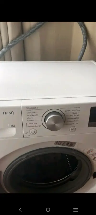 Lavadora secadora LG ThinQ 9/5kg en buen estado - miniatura 3