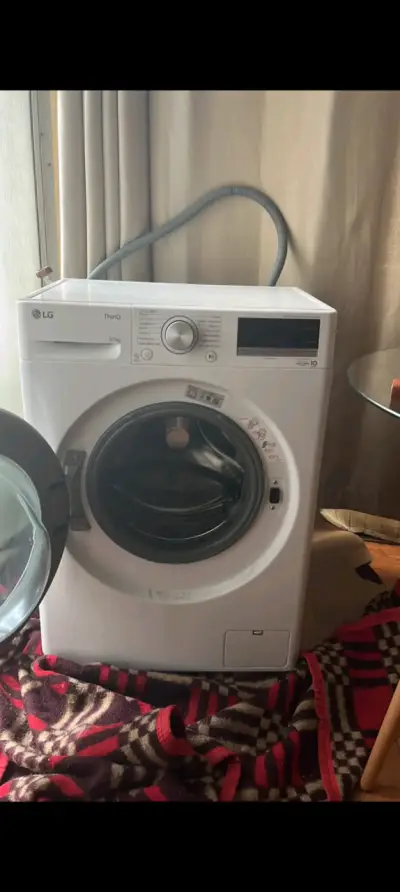 Lavadora secadora LG ThinQ 9/5kg en buen estado - miniatura 6