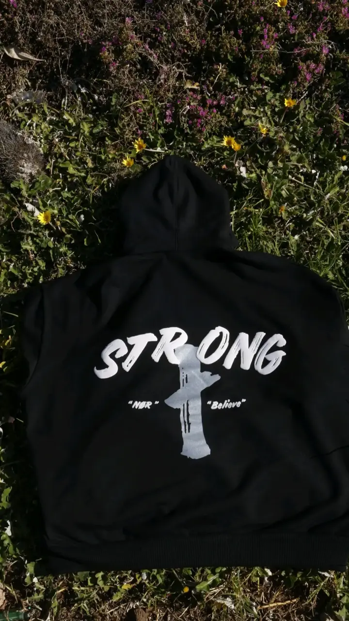 STRONG boxy fit - 3