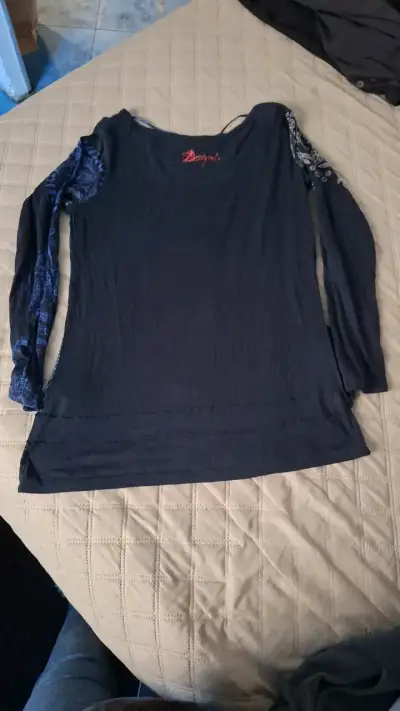 Polera Desigual con diseño azul - miniatura 2