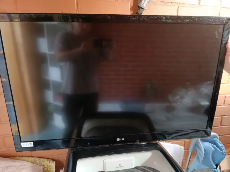 Televisor LG de 42 pulgadas - 4