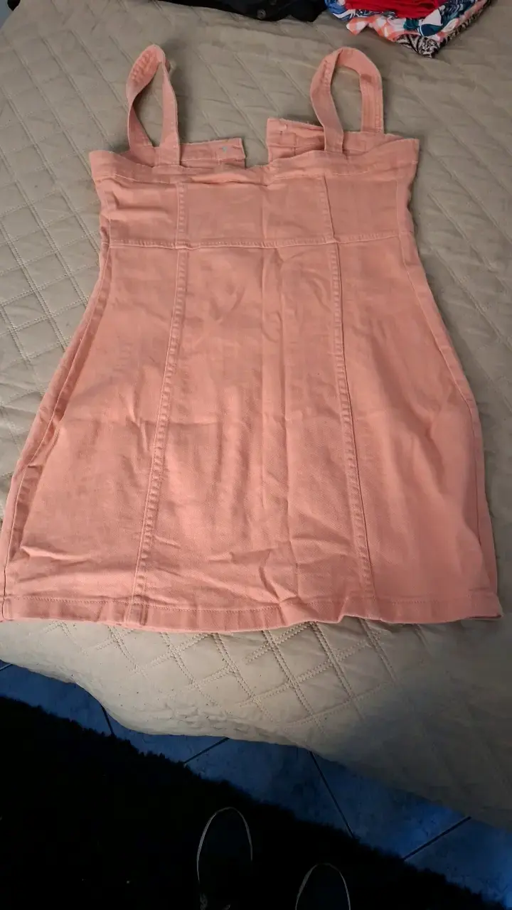 Vestido corto rosa con botones delanteros - 2