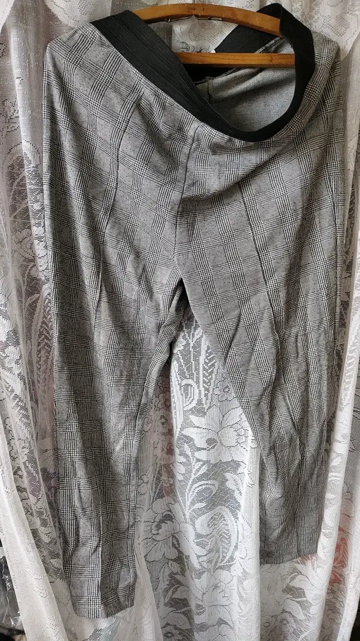 Conjunto de ropa femenina variada - 2