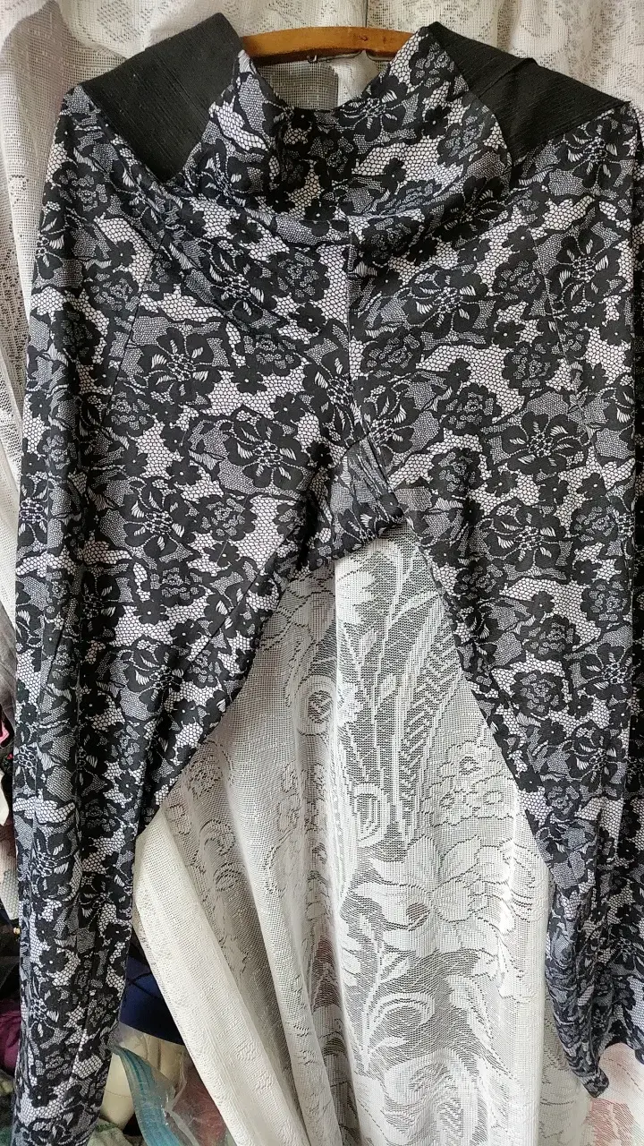Conjunto de ropa femenina variada - 3