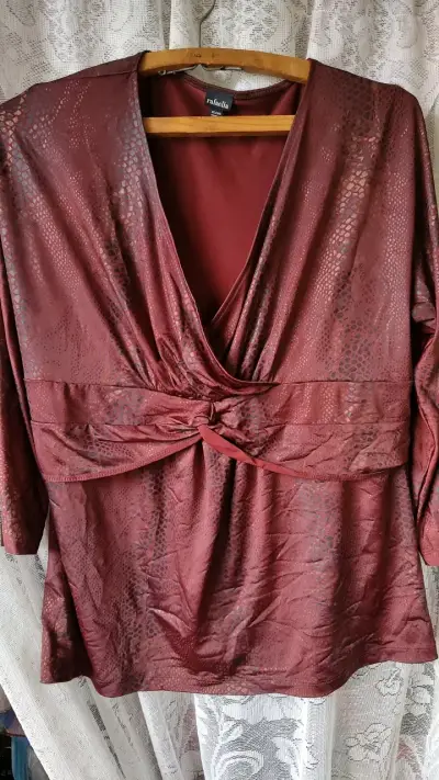 Conjunto de ropa femenina variada - miniatura 4