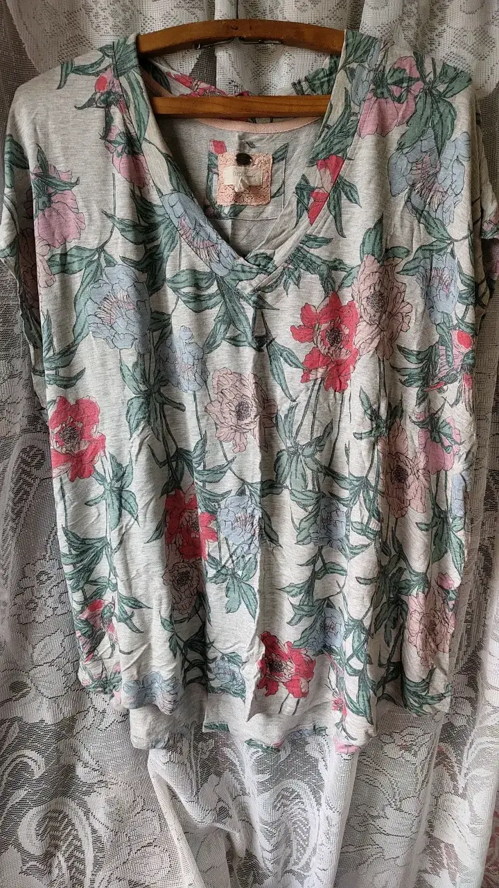 Conjunto de ropa femenina variada - 5