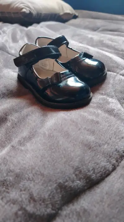 Zapatos de charol negros para niña n°25 - miniatura 1