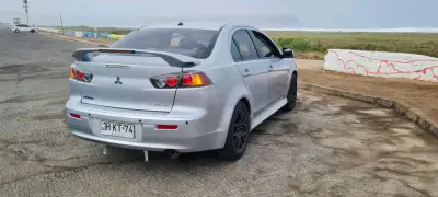 Mitsubishi Lancer 2013 - miniatura 1