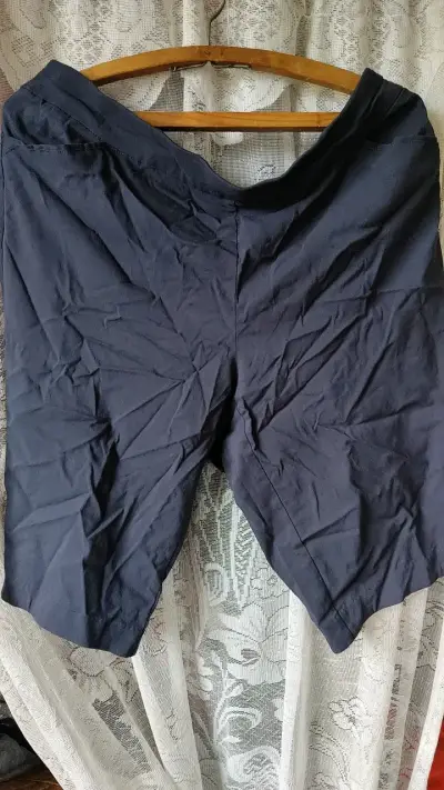 Pantalones cortos, poleras y trajes de baño - miniatura 1