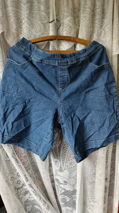 Pantalones cortos, poleras y trajes de baño - miniatura 5