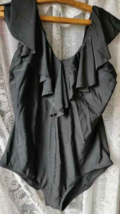 Pantalones cortos, poleras y trajes de baño - miniatura 6