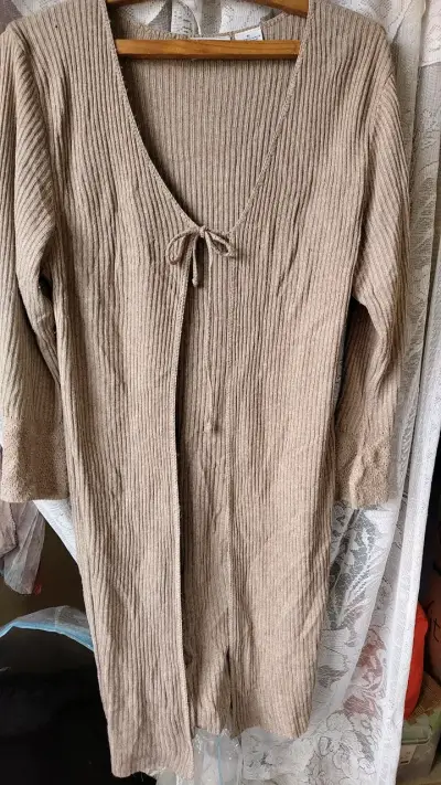 Blusas y poleras para mujer en varios estilos - miniatura 4