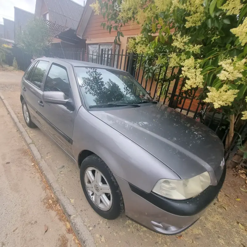 Volkswagen Gol 1.6 usado en buen estado - 2