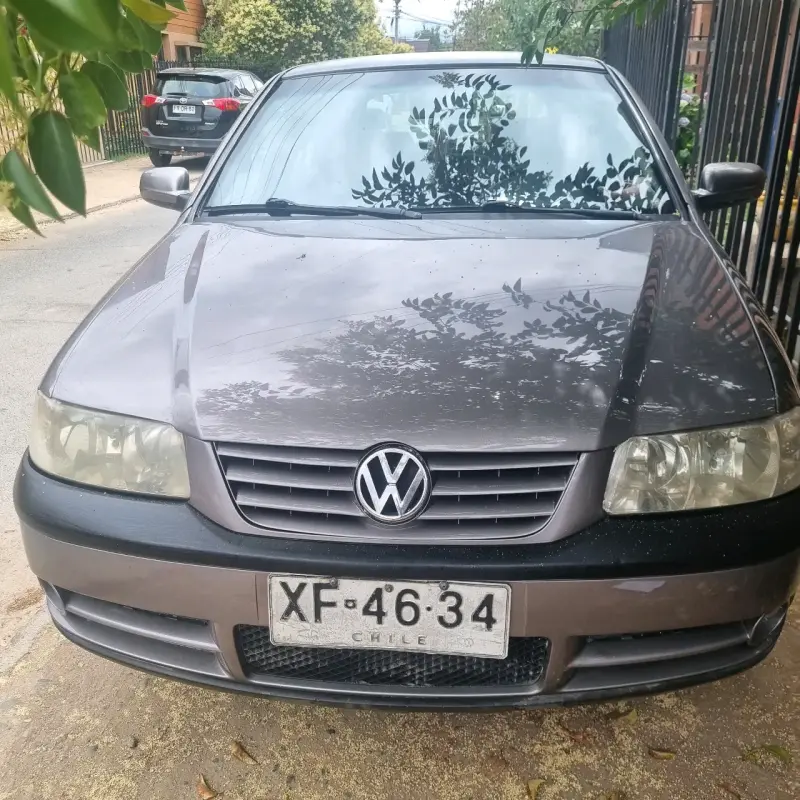 Volkswagen Gol 1.6 usado en buen estado - 3