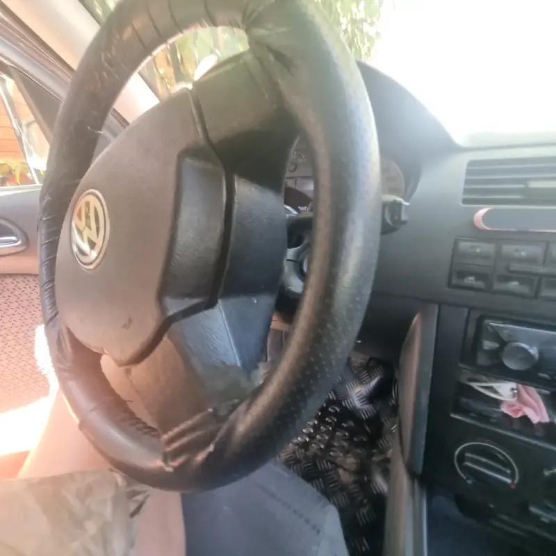 Volkswagen Gol 1.6 usado en buen estado - 5