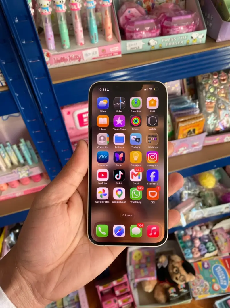 iPhone 13 blanco con funda y caja original - 5