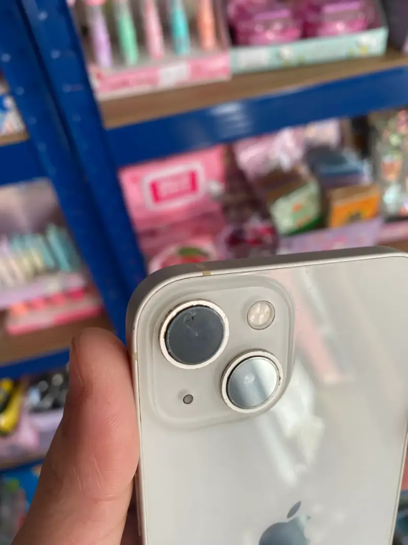 iPhone 13 blanco con funda y caja original - 6