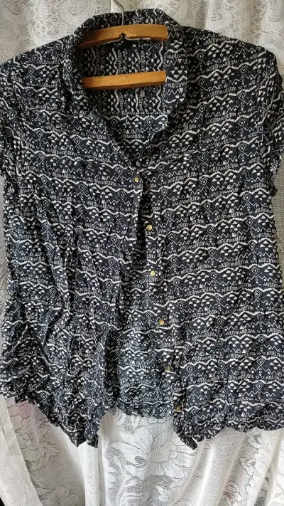 Lote de ropa variada invierno verano Buen es - miniatura 4