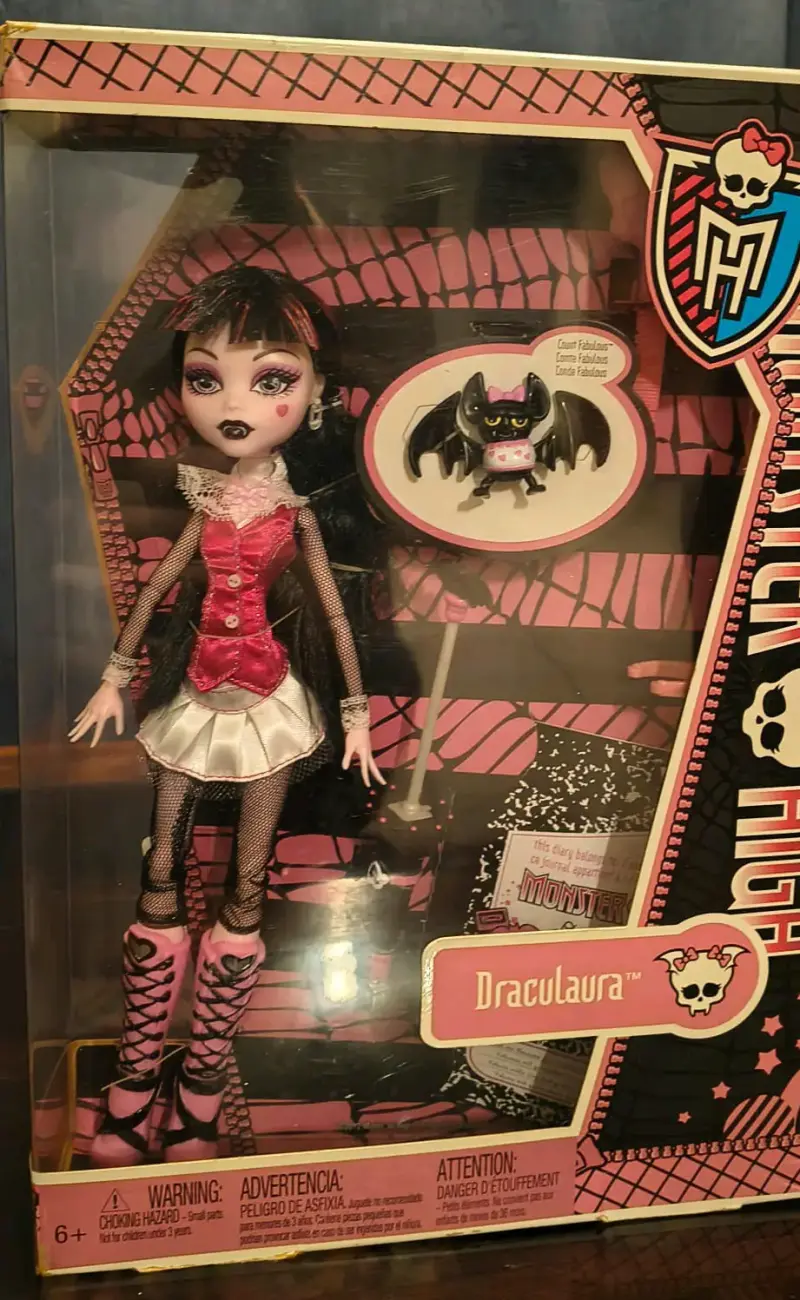 Muñeca Monster High Draculara con Accesorios - 1