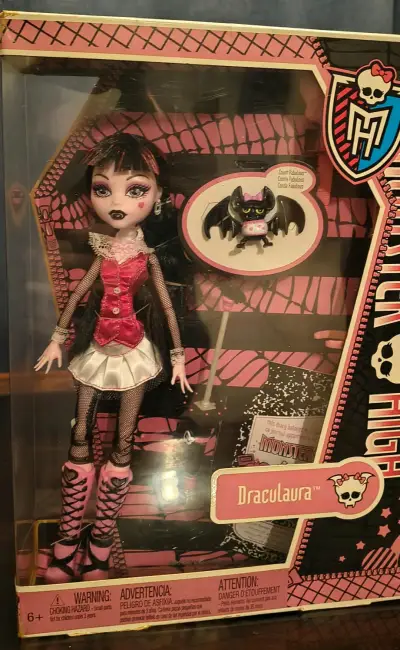 Muñeca Monster High Draculara con Accesorios - miniatura 1