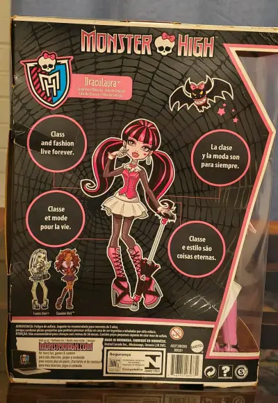 Muñeca Monster High Draculara con Accesorios - miniatura 3