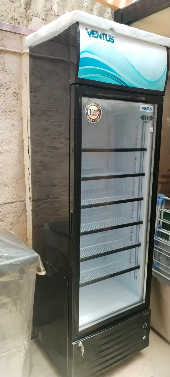 Refrigerador exhibidor Ventus con iluminación LED - 4