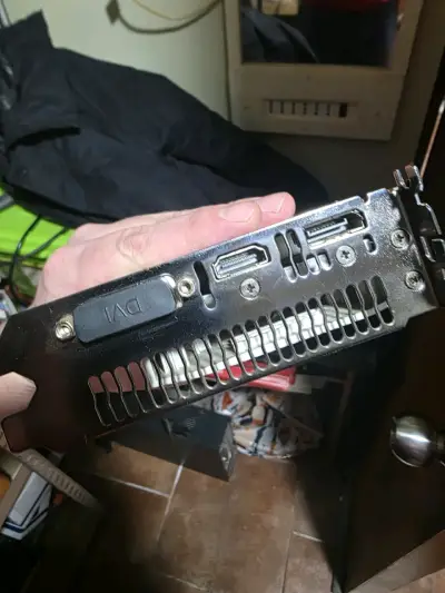 Tarjeta gráfica ASUS Dual GTX 1050 Ti 4GB - miniatura 3