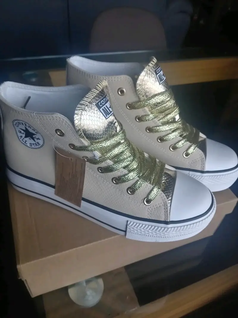 Zapatillas Converse All Star doradas - 2