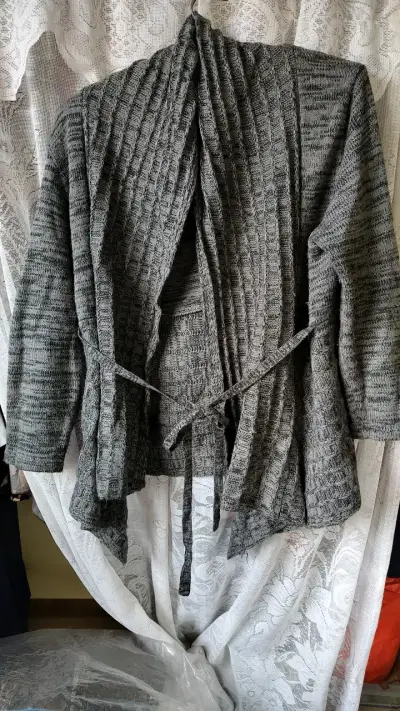 Vestidos chaquetas chalecos y pantalones - miniatura 1