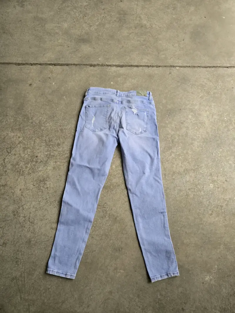 Jeans ajustados celestes Zara para mujer - 2