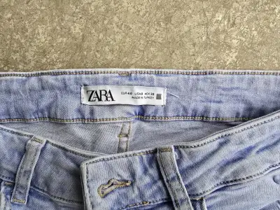Jeans ajustados celestes Zara para mujer - miniatura 3