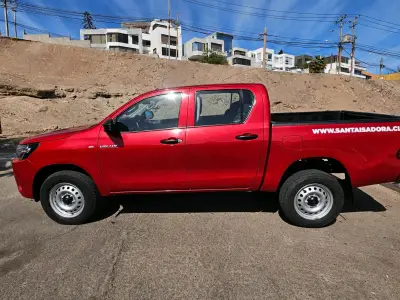 TOYOTA HILUX DX TSS 4X4 2024 MT - miniatura 2