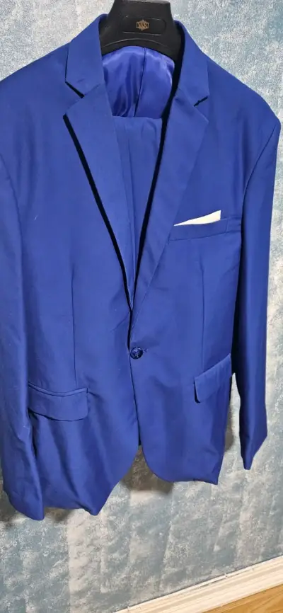 Traje azul elegante para hombre - miniatura 1