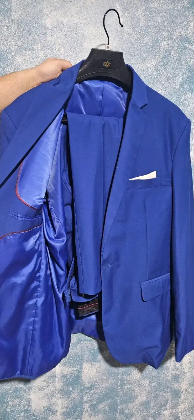 Traje azul elegante para hombre - 2