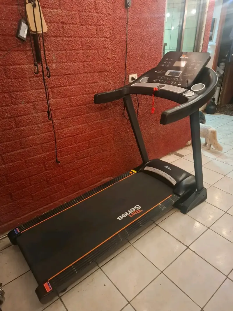Caminadora eléctrica Tech Series en buen estado - 3