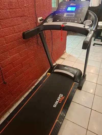 Caminadora eléctrica Tech Series en buen estado - miniatura 4