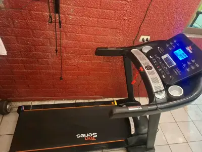 Caminadora eléctrica Tech Series en buen estado - miniatura 5