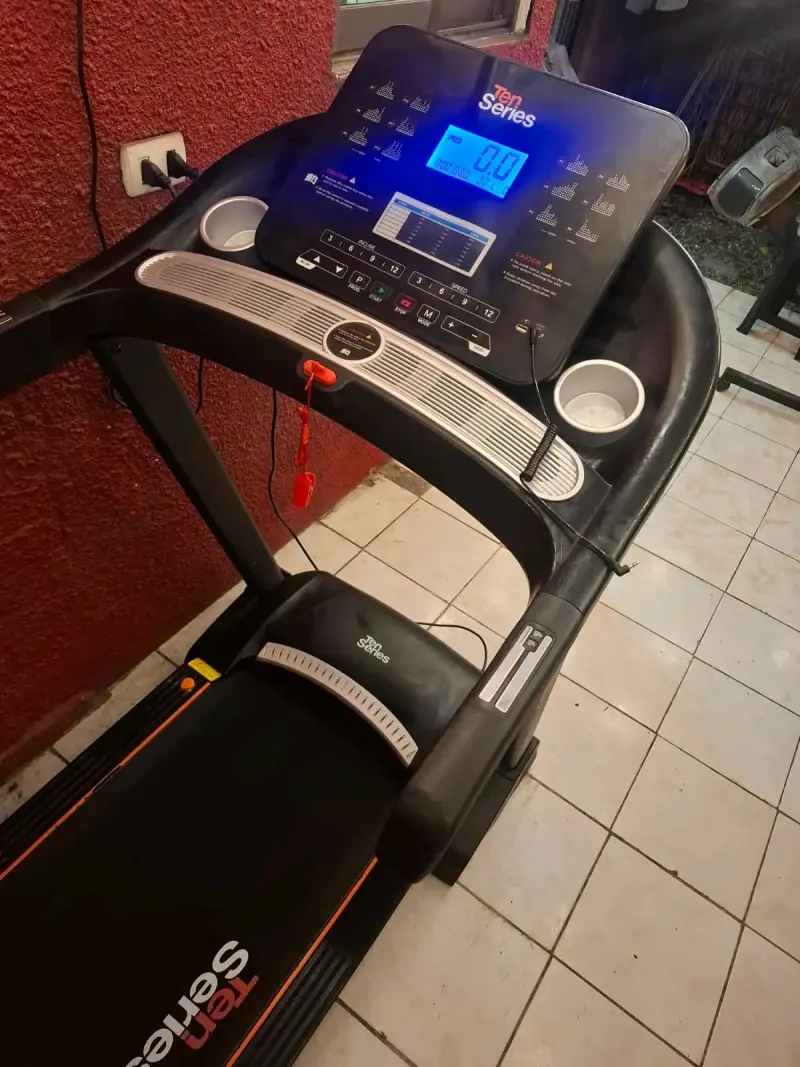 Caminadora eléctrica Tech Series en buen estado - 6