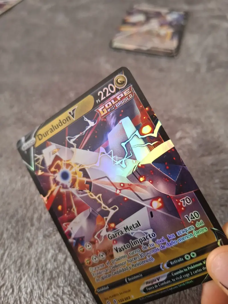 Carta Pokémon Duraludon V Golpe Brusco - 2