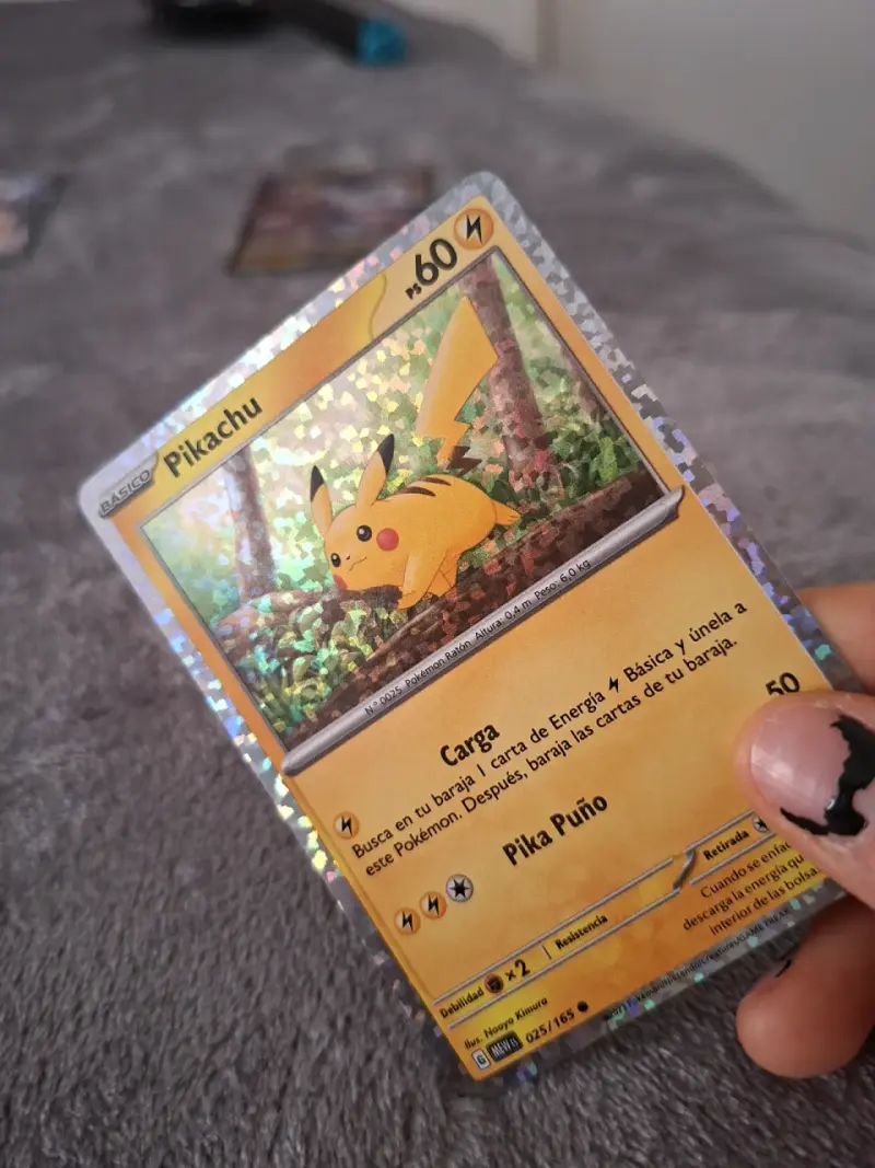 Carta Pokémon Pikachu Holo Básica - 2