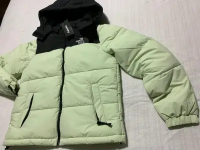 Chaqueta acolchada The North Face verde y negra - miniatura 2